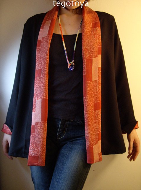 着物リメイクカーディガン 一つ紋の正絹羽織と赤の正絹着物から - 手ごと屋 りんね