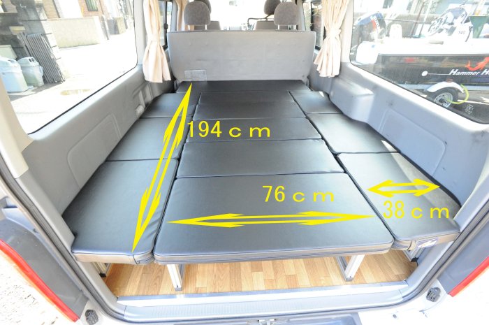 200系ハイエース（レジアスエース）superGLでの快適な車中泊・団らんを目指したテーブル付ベットキットです。