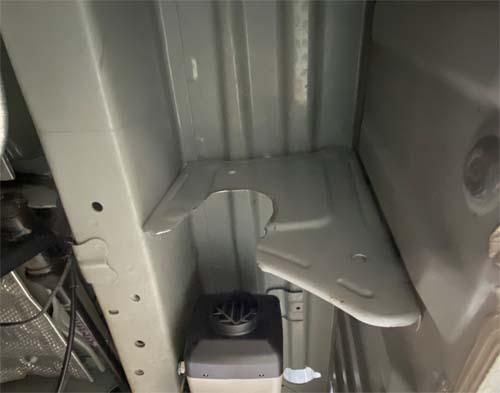 200系ハイエース(ワイド10人乗り)にベバストヒーターを取り付けました