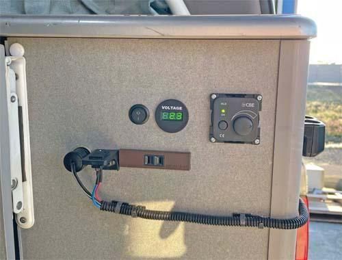 LED天井ライトを調光器で明るさ調節