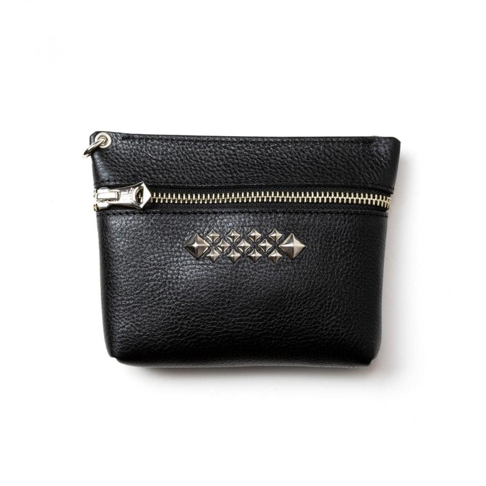 CALEE Studs Leather Zip Pouch<img class='new_mark_img2' src='https://img.shop-pro.jp/img/new/icons6.gif' style='border:none;display:inline;margin:0px;padding:0px;width:auto;' />