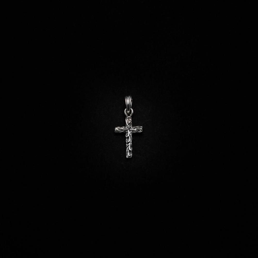 ANTIDOTE Ornament Tiny Cross Pendant<img class='new_mark_img2' src='https://img.shop-pro.jp/img/new/icons7.gif' style='border:none;display:inline;margin:0px;padding:0px;width:auto;' />