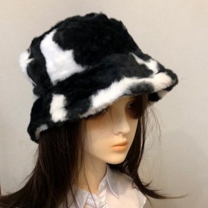 ե ХåȥϥåȡCOW FUR BUCKET HAT