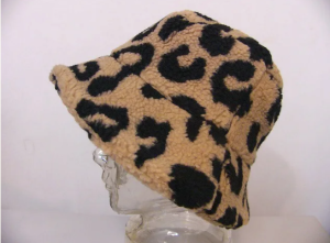 <img class='new_mark_img1' src='https://img.shop-pro.jp/img/new/icons33.gif' style='border:none;display:inline;margin:0px;padding:0px;width:auto;' />BOA LEOPARD BUCKET HAT