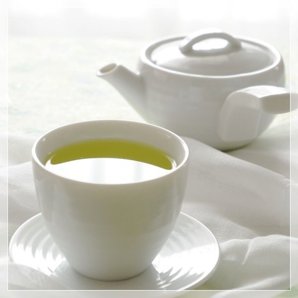 煎茶とは　普通煎茶・深蒸し煎茶・蒸し製玉緑茶（グリ茶）・釜炒り製玉緑茶の紹介