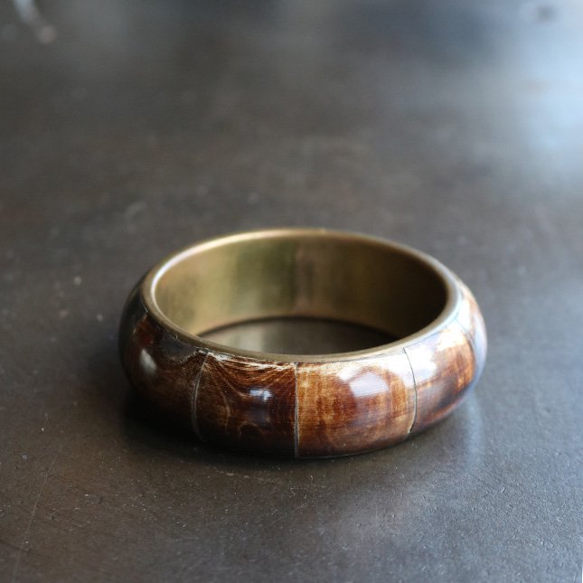 <img class='new_mark_img1' src='https://img.shop-pro.jp/img/new/icons14.gif' style='border:none;display:inline;margin:0px;padding:0px;width:auto;' />USED WOOD BANGLE