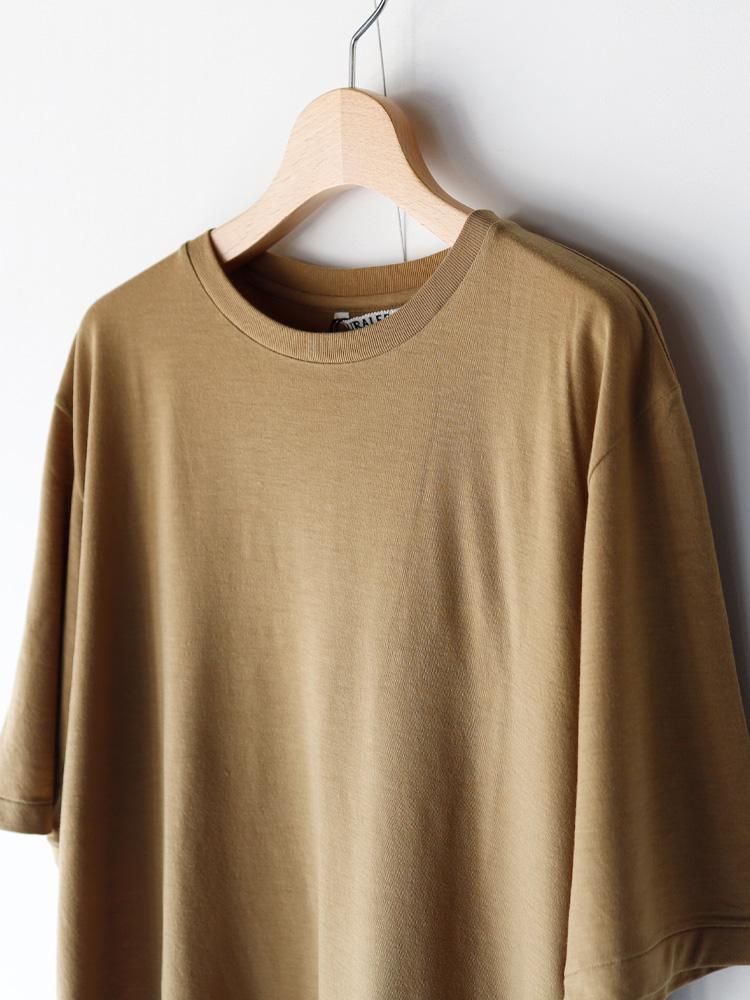 AURALEE women's / SUPER SOFT WOOL JERSEY TEE (KHAKI BEIGE
