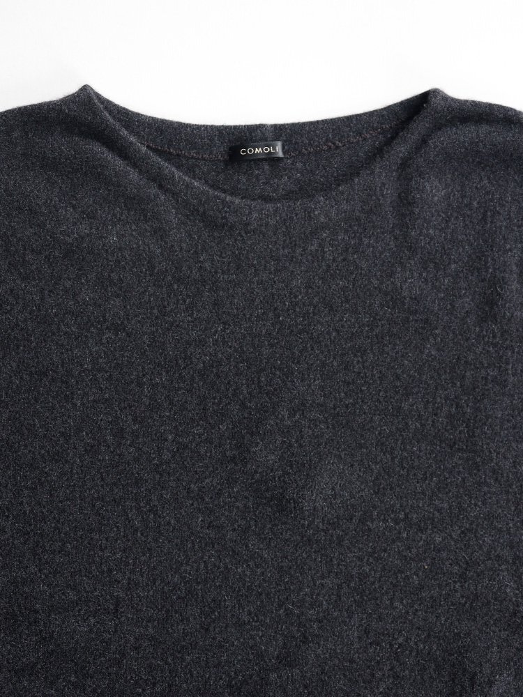 【COMOLI】カシミアコモリニット (CHARCOAL) - TROUPE ONLINE SHOP - COMOLI AURALEE  Graphpaper NEAT Hender Scheme 通販