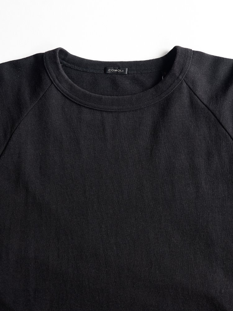 COMOLI / コットンジャージベースボールTシャツ (FADE BLACK) - TROUPE ONLINE SHOP - COMOLI  AURALEE Graphpaper NEAT Hender Scheme 通販