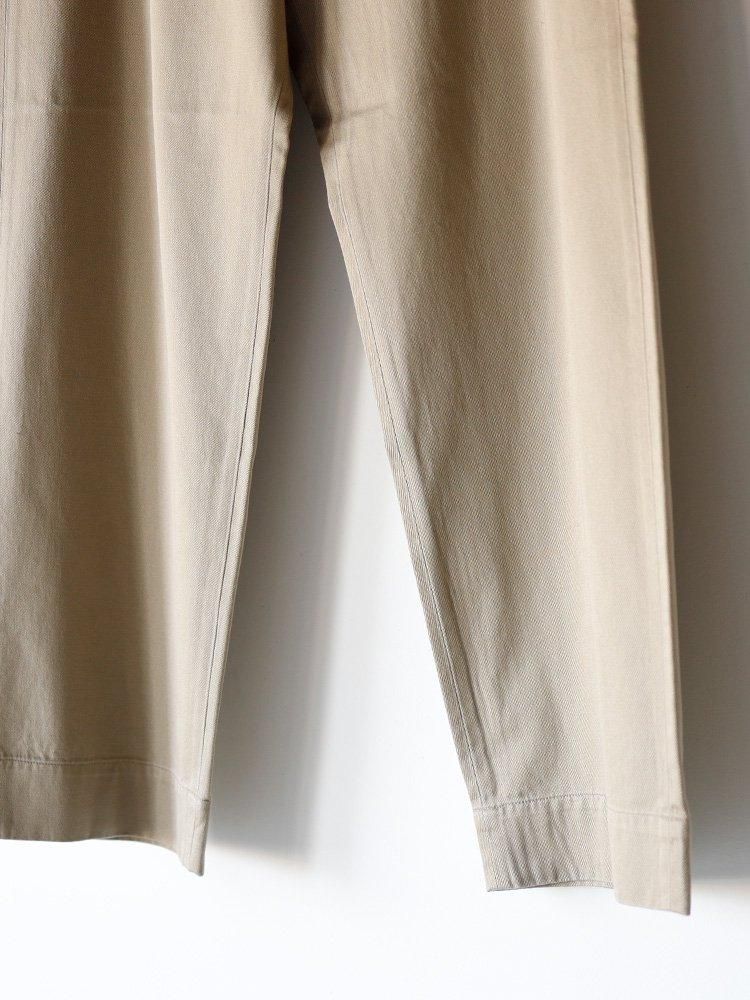 COMOLI / KHAKIチノパンツ (KAHKI) - TROUPE ONLINE SHOP