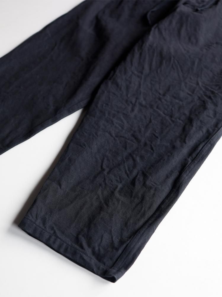 COMOLI / ブラックドリルテーパードパンツ (BLACK) - TROUPE ONLINE