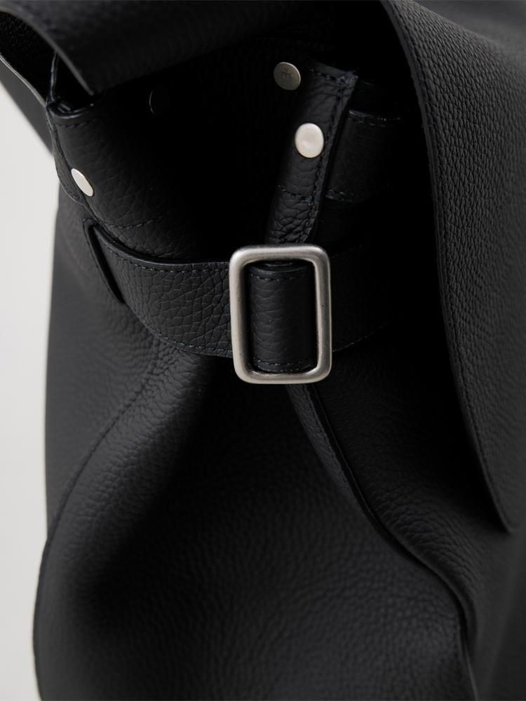 NICENESS / L.HEFNER - ピナクルレザーポストマンバック (BLACK