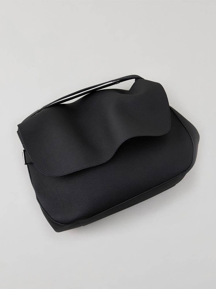 NICENESS / L.HEFNER - ピナクルレザーポストマンバック (BLACK