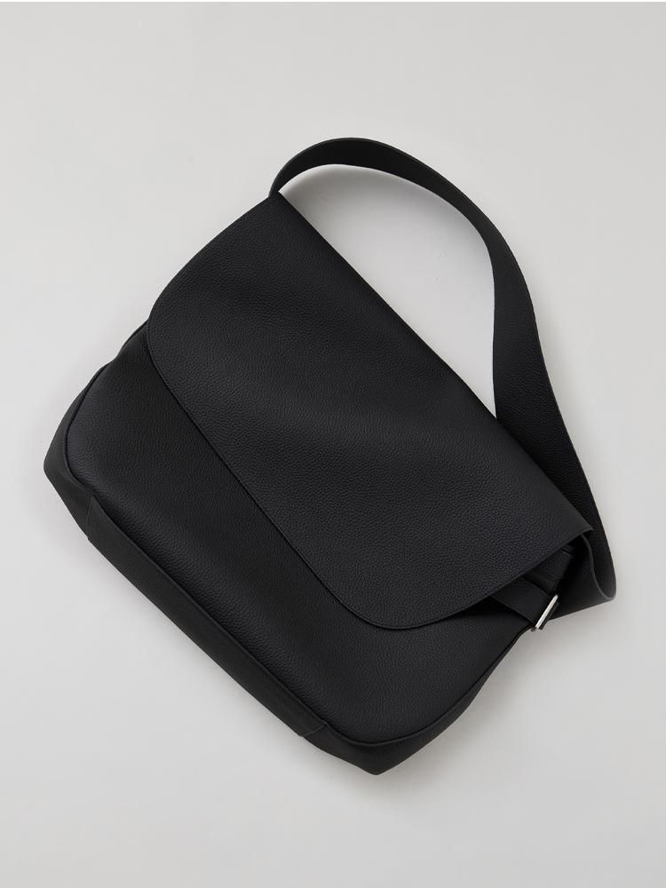 NICENESS / L.HEFNER - ピナクルレザーポストマンバック (BLACK