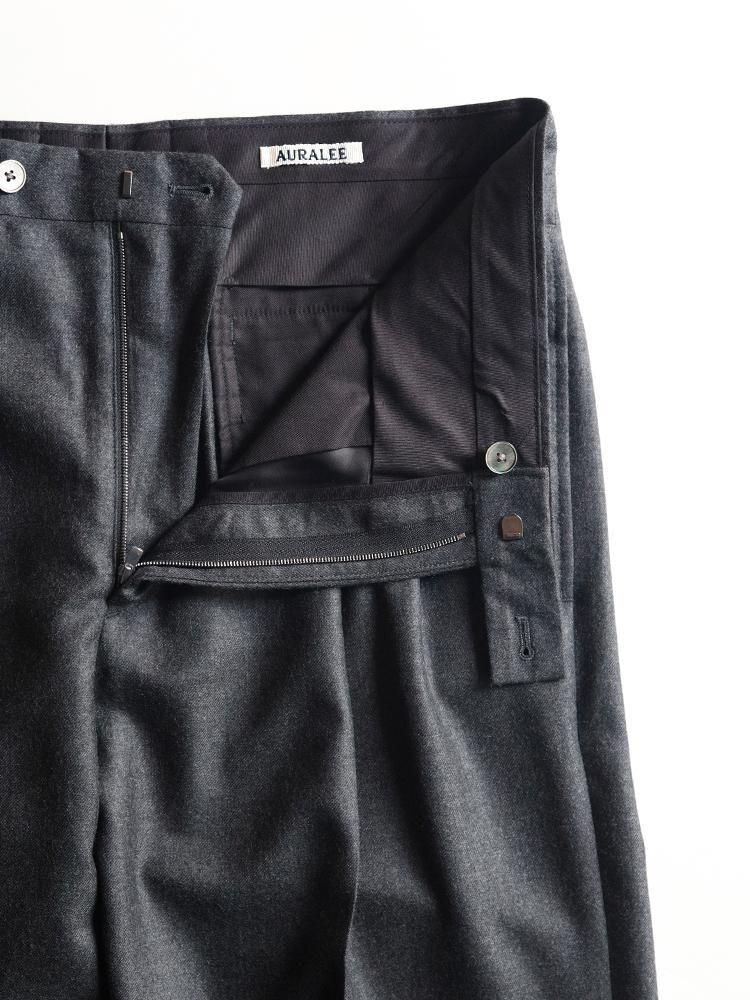 AURALEE men's / SUPER LIGHT WOOL TWO-TUCK SLACKS (TOP
