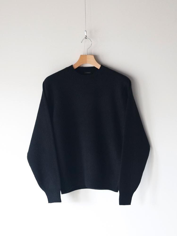 COMOLI / ラムズウールクルーネックニット (BLACK) - TROUPE ONLINE