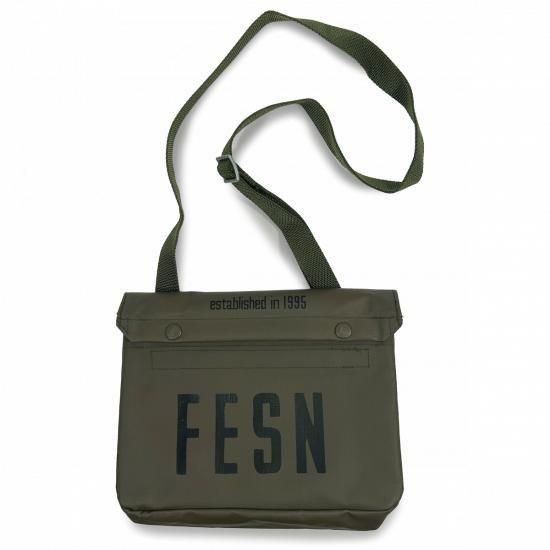 LIBE ( 饤 ) Хå FESN PVC SHOULDER BAG 24A11