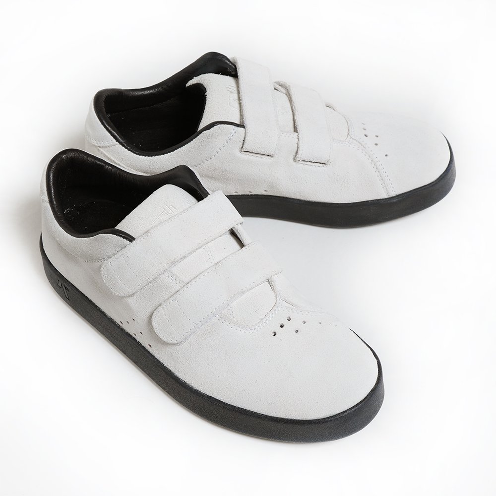 AREth (  ) I velcro ( WHITE BLACK )