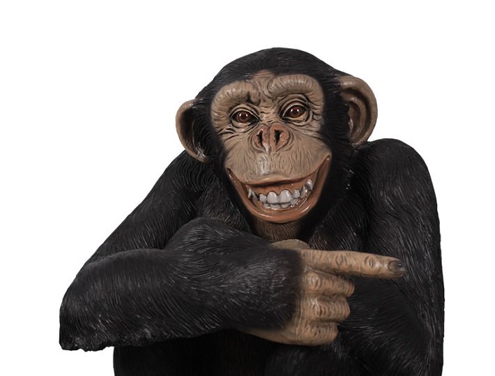 サル・猿・さる☆動物オブジェ☆ベンチ☆大木に腰掛けるチンパンジー☆等身大フィギュア・置物
