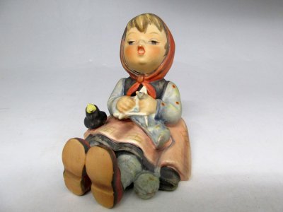 ドイツ・ゲーベル（ＧＯＥＢＥＬ）社のフンメル人形