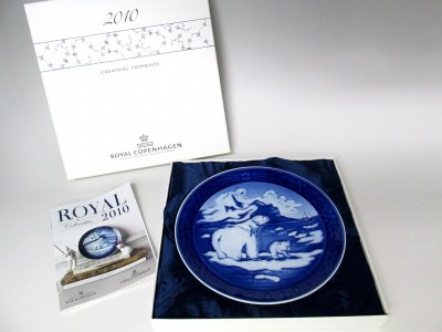 ☆ROYAL COPENHAGEN イヤープレート 2010年「Christmas in Greenland」栞、箱付 -  ブランド洋食器＆ガラス＆カトラリー＆人形のお店Shannonシャノン