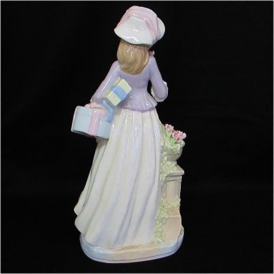 ナダル NADAL 陶磁器人形32㎝ 花と少女
