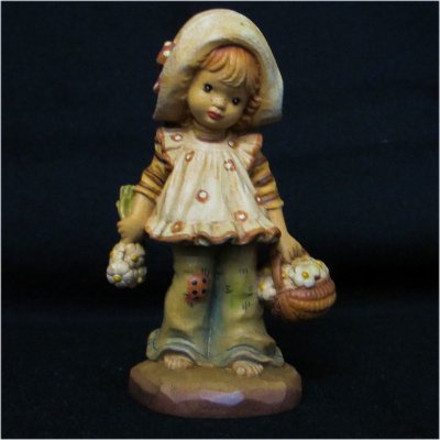 アンリ（イタリア） 木彫り人形 花を持つ女の子