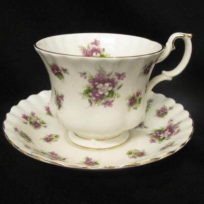 新品未使用】ROYAL ALBERT スイートバイオレット カップ&ソーサー-