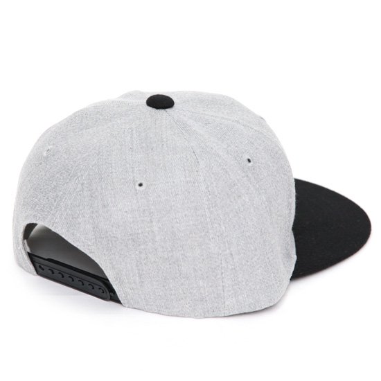 【THE OHTER ONE ジアザーワン】刺繍キャップ flat visor cap 22 (グレイ/ブラック) (キャップ) の2枚目の画像