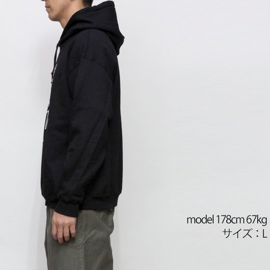 【KM4K カモシカ】OG HOOD LOGO PARKA (ブラック)(ロゴ パーカー)