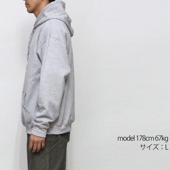 KM4K カモシカ】OG HOOD LOGO PARKA (グレイ)(ロゴ パーカー)