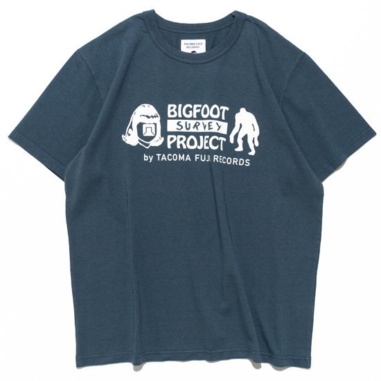 TACOMA FUJI RECORDS タコマフジレコード｜BIGFOOT SURVERY PROJECT LOGO Tee (ネイビー)(プリント Tシャツ)