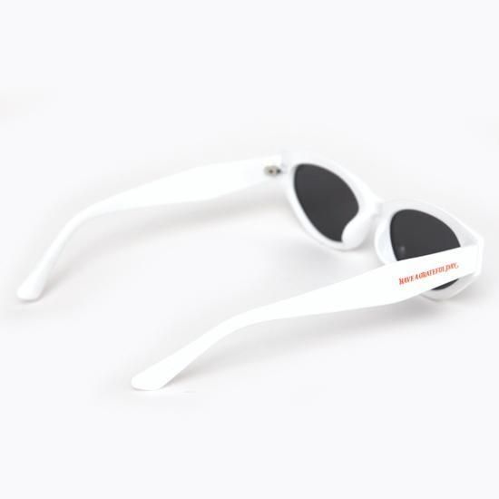 HAVE A GRATEFUL DAY ハブアグレイトフルデイ｜SUNGLASSES (ホワイト)(サングラス)の2枚目の画像