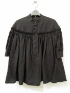 Scye リネン高密度タックシャツ-半袖-（ブラック）【ウィメンズ】