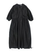 TENNE HANDCRAFTED MODERN volume sleeve tuck dress(ブラック)