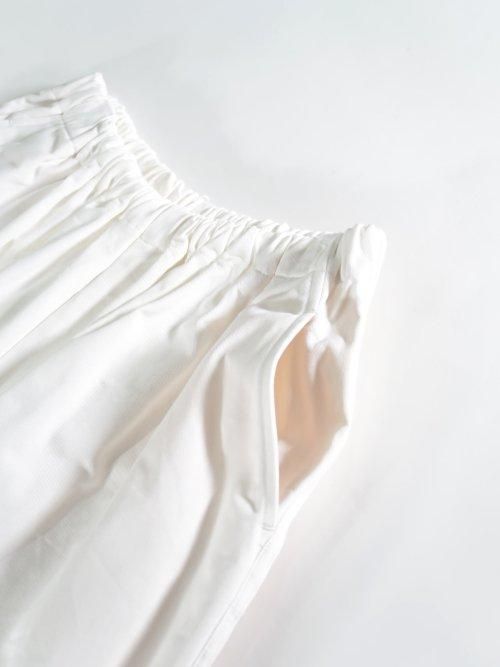 ゴーシュ カツラギパンツ-ワイドキュロット-(ホワイト) - BAZAAR by