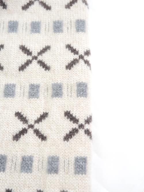 HERILL Cashmere Jacquard Sweater(White/Beige)【ユニセックス HERILL Cashmere Jacquard Sweater(White/Beige)【ユニセックス