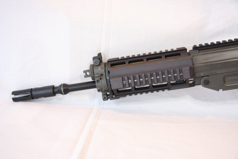 中古・特価品】G&G製 SIG553 ハンドガード交換済み - ミリタリーギアBLACKBURN