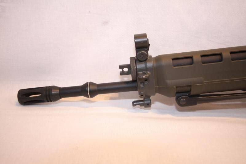 中古・特価品】G&G製 SG550 電動ガン マガジン5本付き 中古・特価品】G&G製 SG550 電動ガン マガジン5本付き
