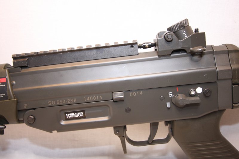 中古・特価品】G&G製 SG550 電動ガン マガジン5本付き - ミリタリーギアBLACKBURN