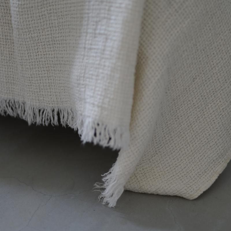 リネンアンドデコール　Neringa throw ネリンガ　スロー Neringa Throw - Black Beige | 上質スロー - リネンアンド