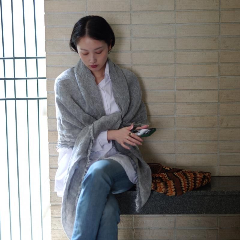 Neringa Square Scarf - Gray