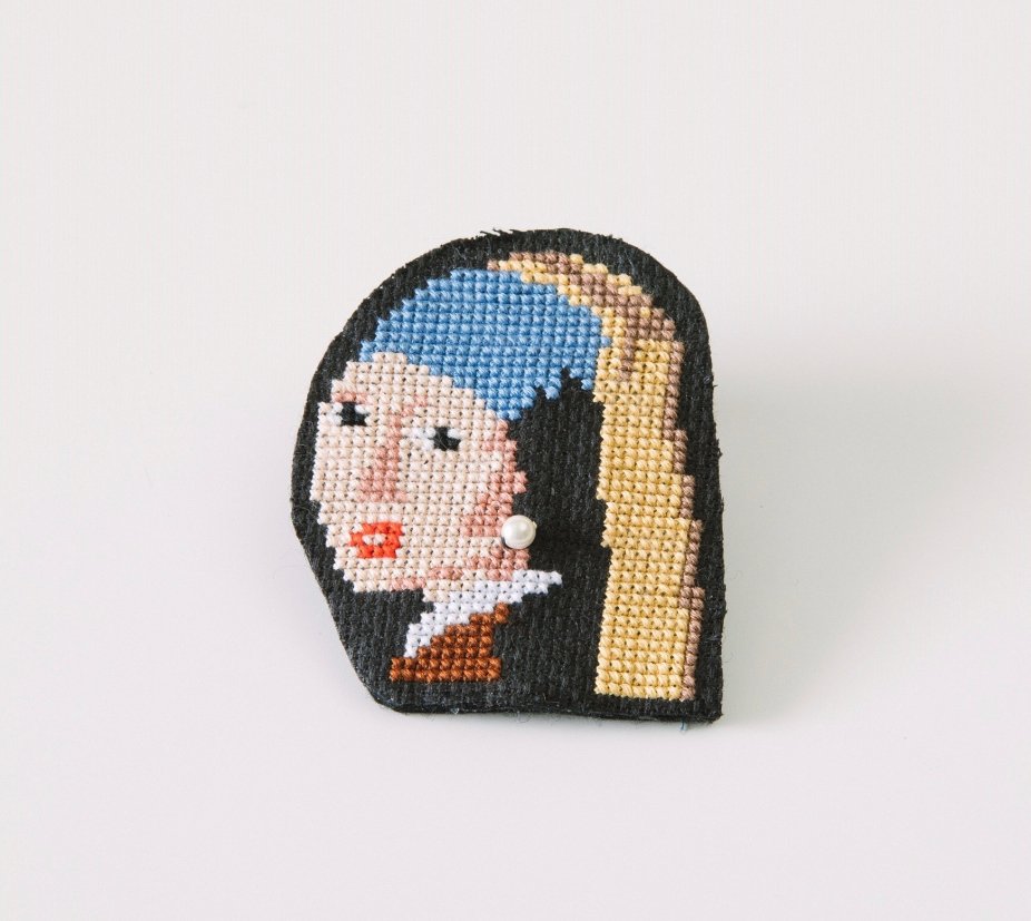 真珠の耳飾りの少女　ビーズ刺繍ブローチ