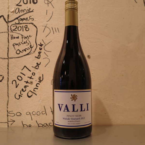 Valli Waitaki Vineyard Pinot Noir 2012