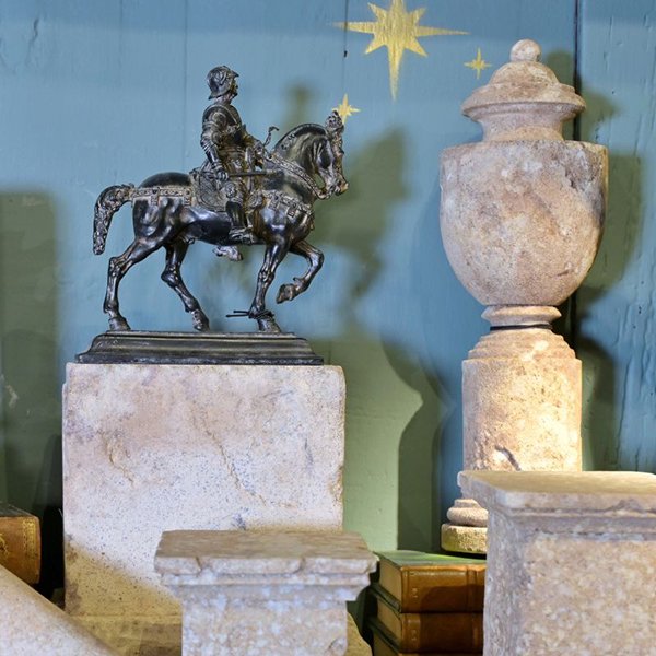 【即納可！】【Ateliers C&S DAvoy】フィレンツェの騎手の石碑オブジェ(W31×D67.3×H90cm)