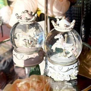 希少】三宿 GLOBE購入 うさぎのスノードーム インテリア雑貨 ウサギ