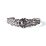 <img class='new_mark_img1' src='https://img.shop-pro.jp/img/new/icons14.gif' style='border:none;display:inline;margin:0px;padding:0px;width:auto;' />Vintage Fred Harvey Style SILVER ARROW Bangle 02 ヴィンテージ フレッドハービー シルバーアロー バングル
