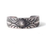 <img class='new_mark_img1' src='https://img.shop-pro.jp/img/new/icons14.gif' style='border:none;display:inline;margin:0px;padding:0px;width:auto;' />Vintage Fred Harvey Style SILVER Bangle 12 ヴィンテージ フレッド ハービー バングル