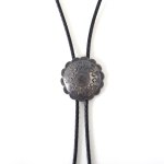 <img class='new_mark_img1' src='https://img.shop-pro.jp/img/new/icons14.gif' style='border:none;display:inline;margin:0px;padding:0px;width:auto;' />Vintage NAVAJO or PUEBLO Bolo Tie  ヴィンテージ ナバホ プエブロ ボロタイ ループタイ 01