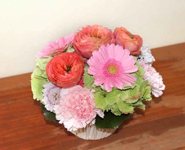 お祝い花宅配 お見舞い花 ブーケスタイルのピンク花ギフト S